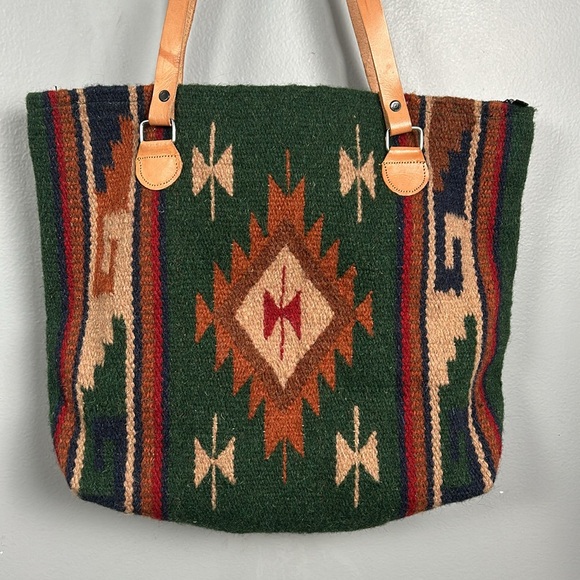 Tapestry Shoulder bag tote with zipper closure with leather handles - Picture 1 of 16